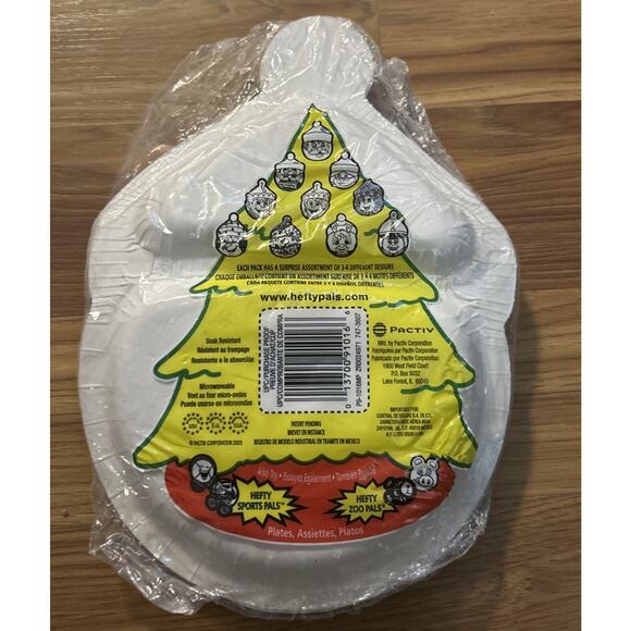 HEFTY Paper Plates Merry Pals Assortment Santa & More Holiday 16 Count Christmas - Picture 2 of 2